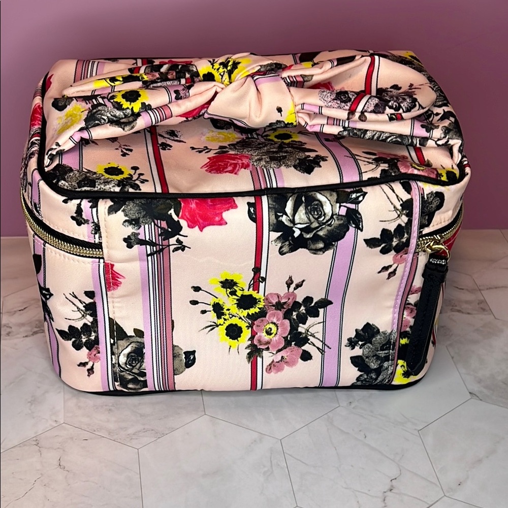 Victoria's Secret Pink Cosmetic Bag Floral Design - Picture 4 of 7